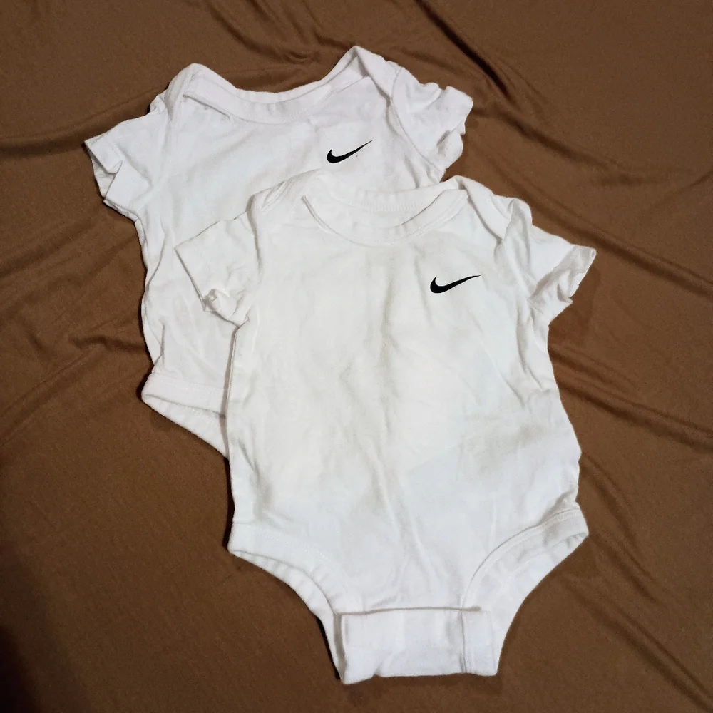 Nike 2pc Onesie‎ Bodysuit Bundle